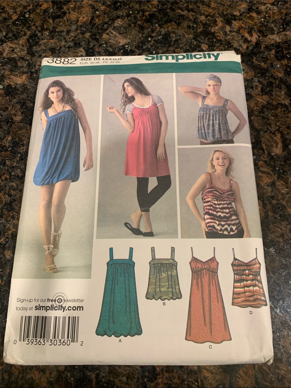 Simplicity Women's Dress + Top Pack Factory Fold